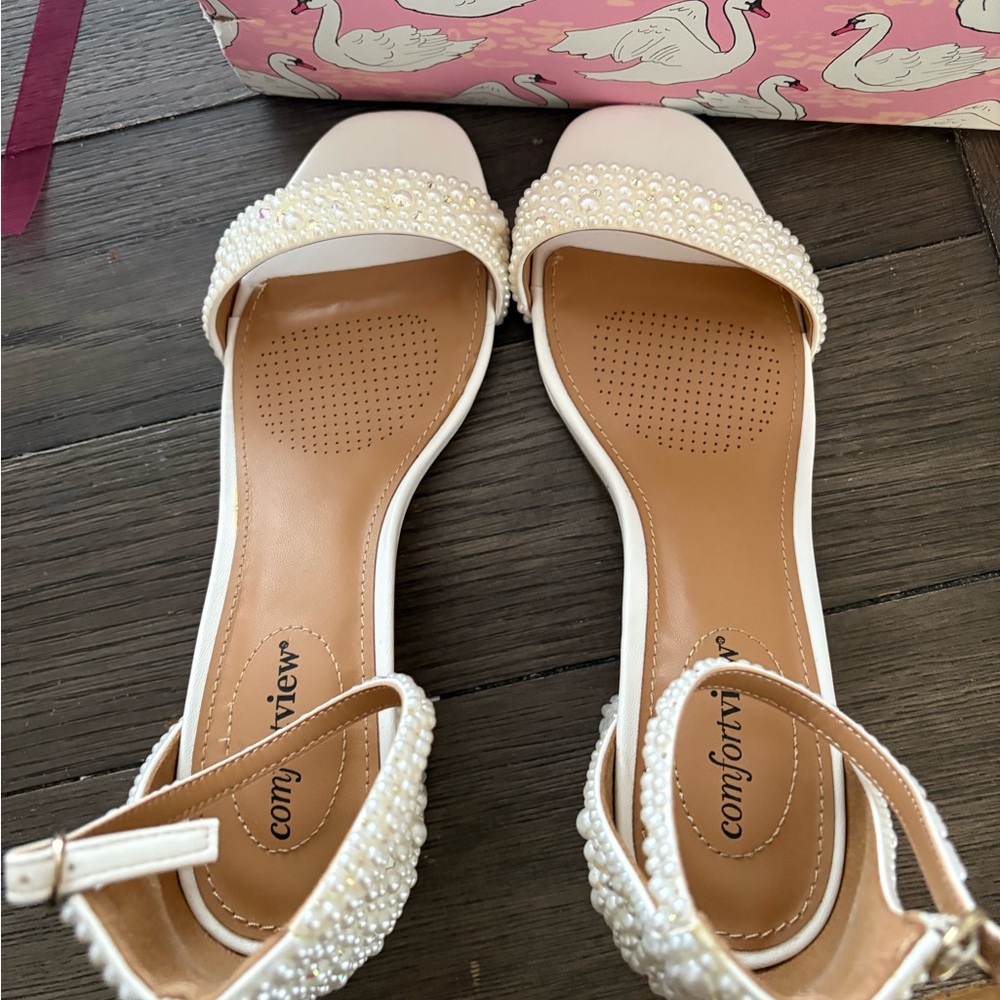 Comfortview Pearl Embellished White Heels - Picture 2 of 5